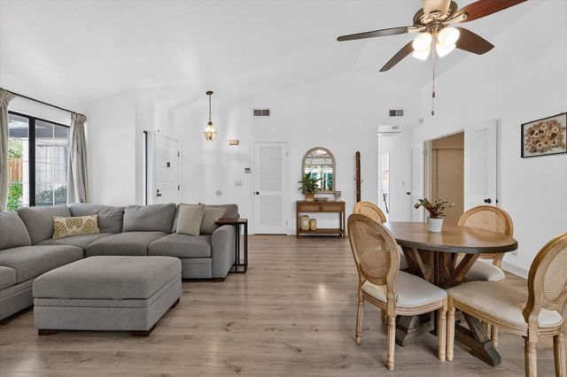 6 Datoro Ct, Sacramento, CA 95833