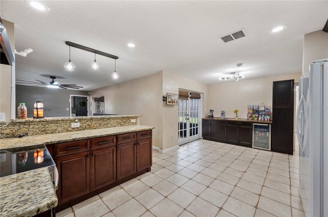 513 QUEENS LOOP N, Lakeland, FL 33803