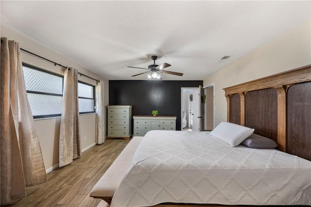 513 QUEENS LOOP N, Lakeland, FL 33803