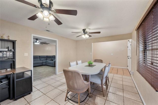 513 QUEENS LOOP N, Lakeland, FL 33803