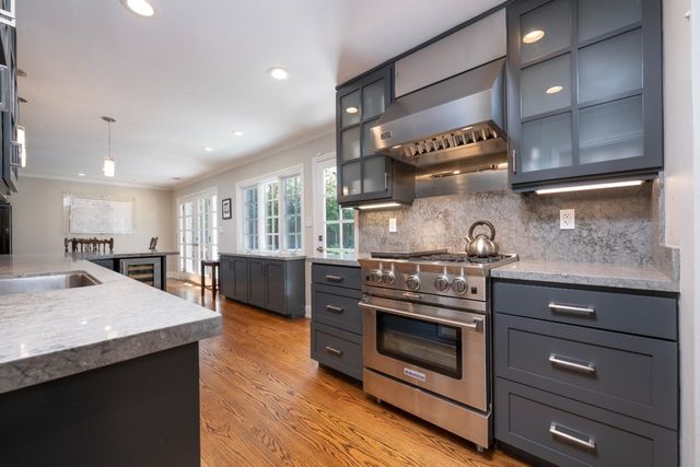 284 Selby Lane, Atherton, CA 94027