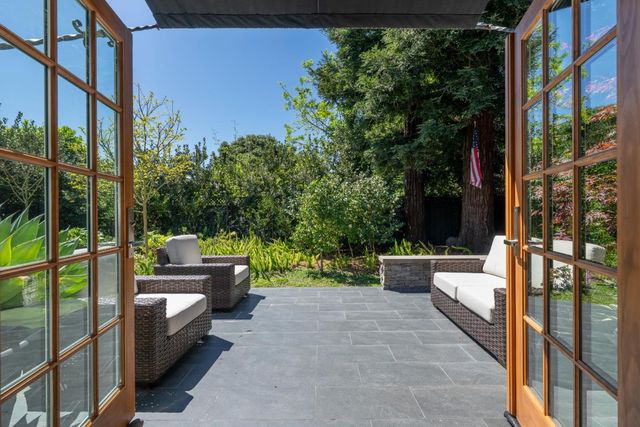 284 Selby Lane, Atherton, CA 94027