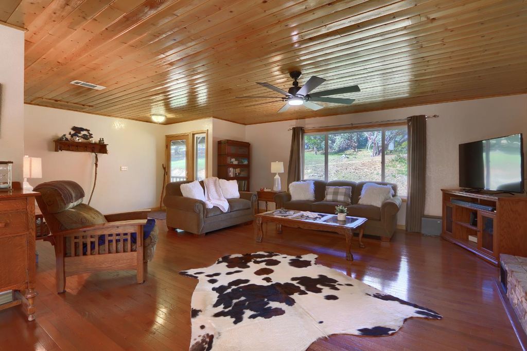 5840 Evergreen Ln, Mariposa, CA 95338