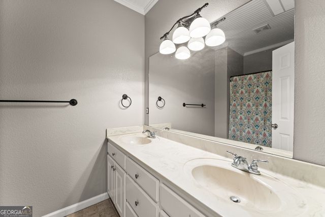 45 Holcomb Drive, Cleveland, GA 30528