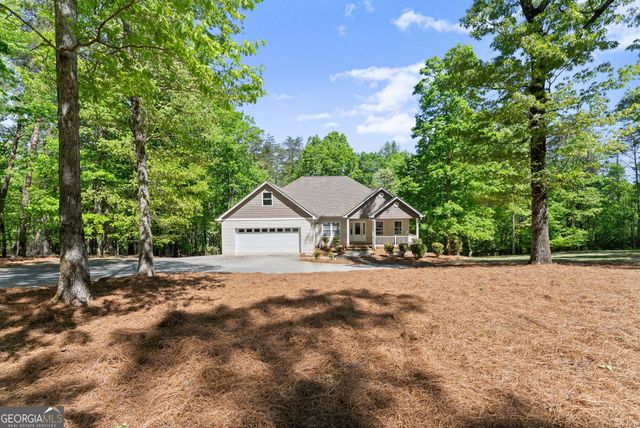 45 Holcomb Drive, Cleveland, GA 30528