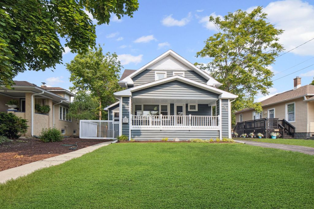 238 N Cornell Avenue, Villa Park, IL 60181