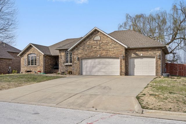 713 W Morning Glory Drive, Nixa, MO 65714