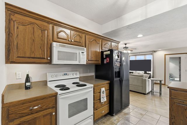 713 W Morning Glory Drive, Nixa, MO 65714