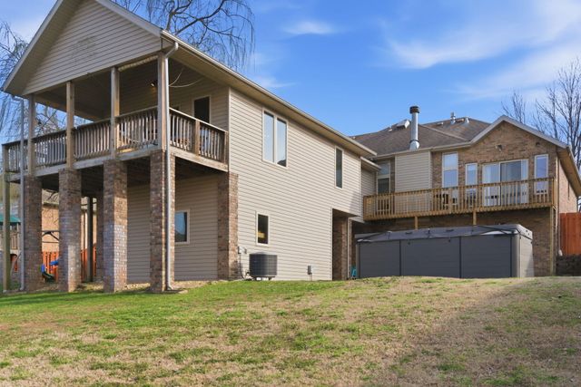 713 W Morning Glory Drive, Nixa, MO 65714