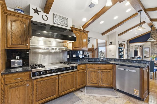 713 W Morning Glory Drive, Nixa, MO 65714