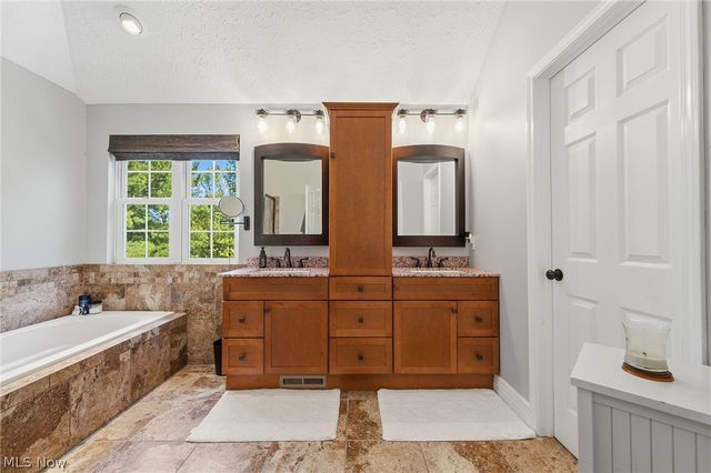 20108 Kylemore Drive, Strongsville, OH 44149