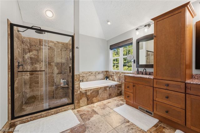 20108 Kylemore Drive, Strongsville, OH 44149