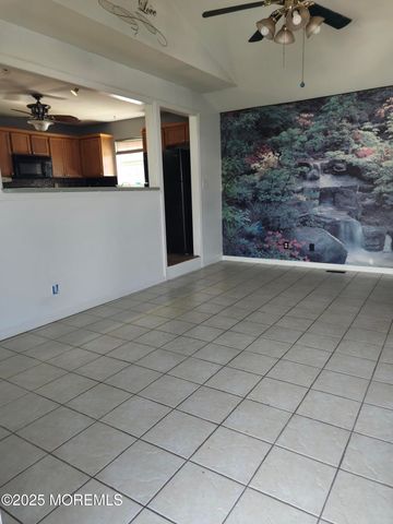 34 Vance Avenue, Sicklerville, NJ 08081