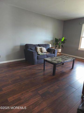 34 Vance Avenue, Sicklerville, NJ 08081