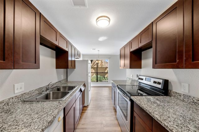 9371 Pagewood Lane, Houston, TX 77063