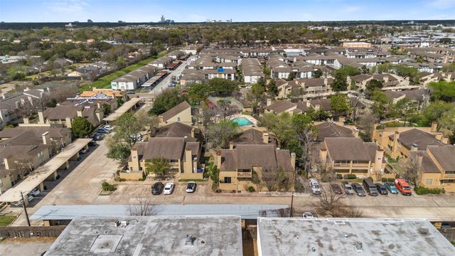 9371 Pagewood Lane, Houston, TX 77063