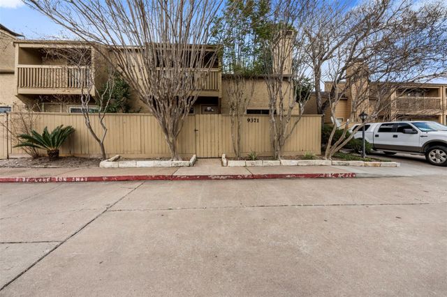 9371 Pagewood Lane, Houston, TX 77063