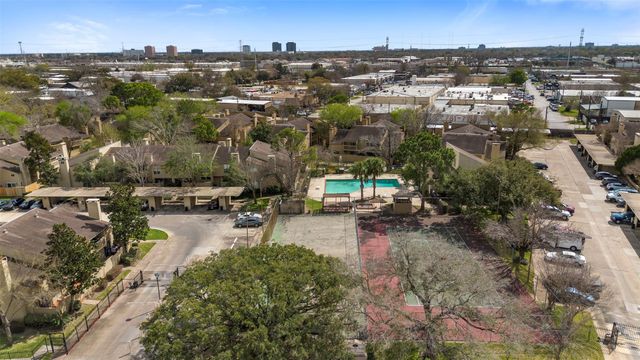 9371 Pagewood Lane, Houston, TX 77063