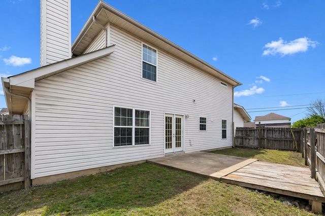 904 Lavergne Ln, La Vergne, TN 37086