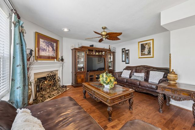 904 Lavergne Ln, La Vergne, TN 37086