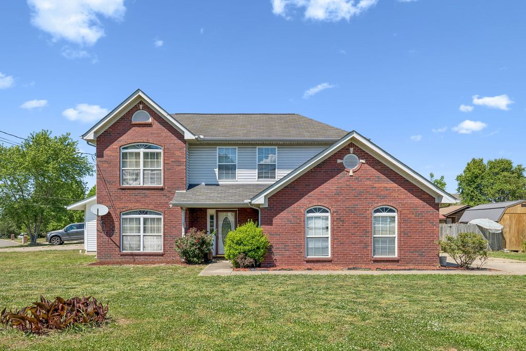 904 Lavergne Ln, La Vergne, TN 37086