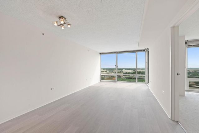 9715 Woods Drive 1505, Skokie, IL 60077