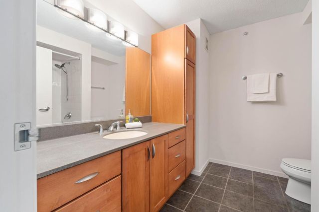 9715 Woods Drive 1505, Skokie, IL 60077