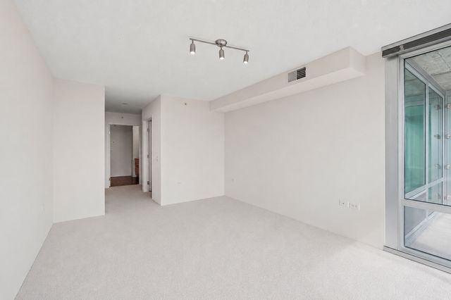 9715 Woods Drive 1505, Skokie, IL 60077