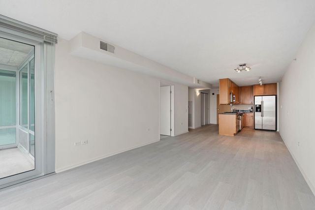 9715 Woods Drive 1505, Skokie, IL 60077