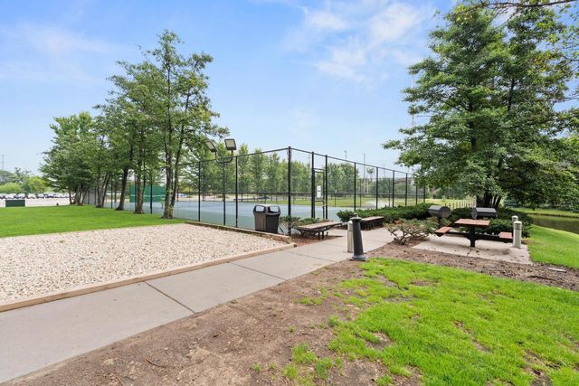 9715 Woods Drive 1505, Skokie, IL 60077
