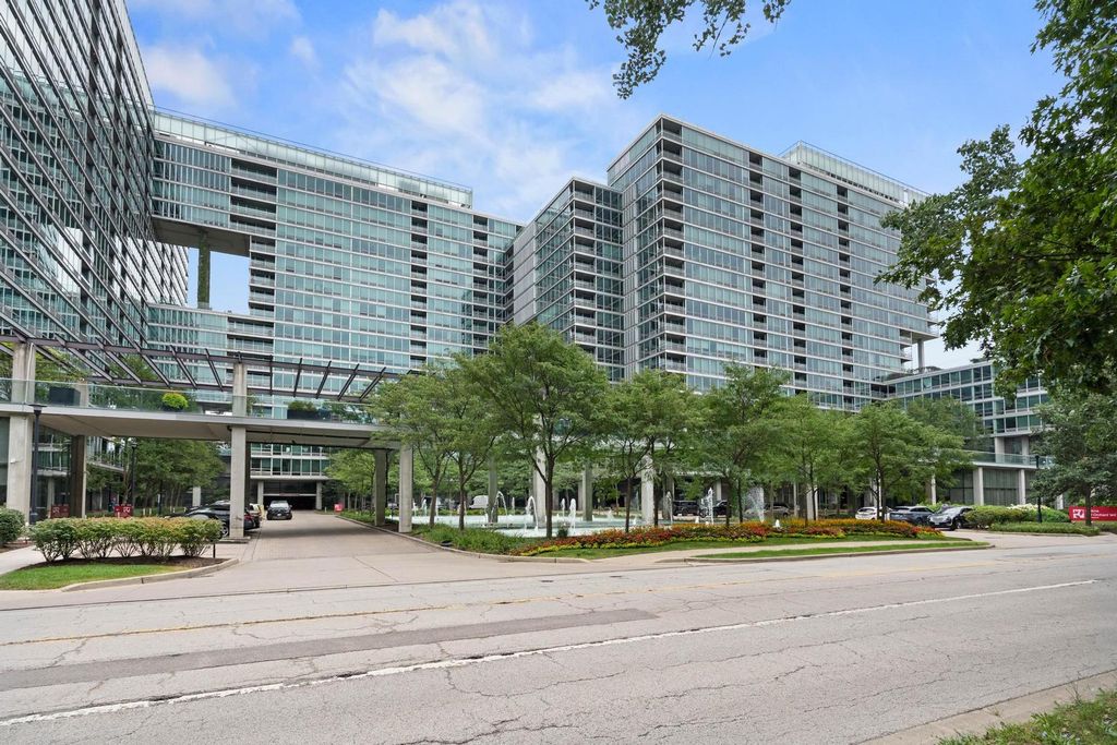 9715 Woods Drive 1505, Skokie, IL 60077