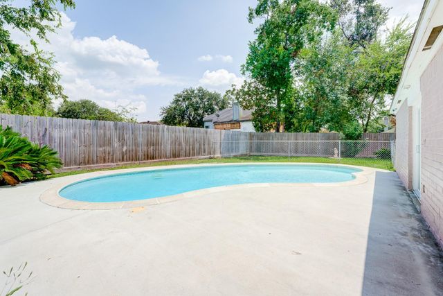 2806 Quail Valley East Drive, Missouri City, TX 77489