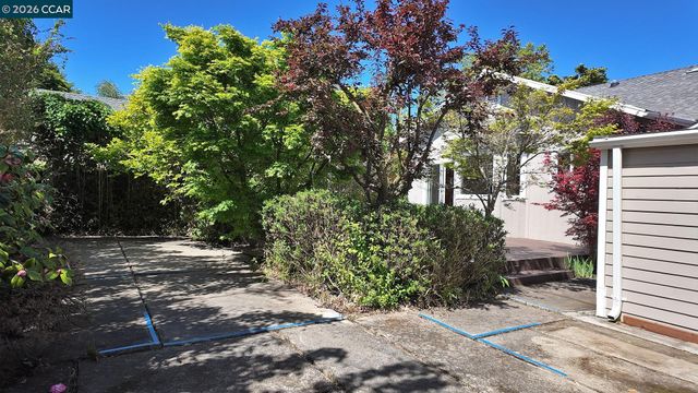 113 Bancroft Rd, Burlingame, CA 94010