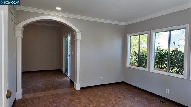 113 Bancroft Rd, Burlingame, CA 94010