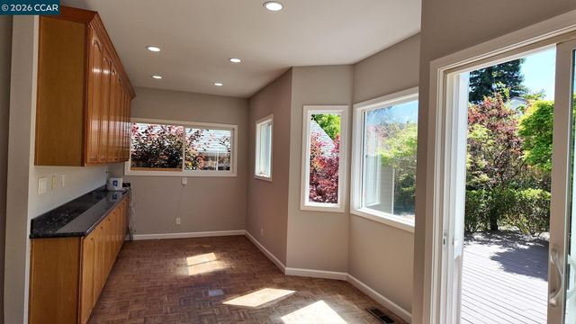 113 Bancroft Rd, Burlingame, CA 94010