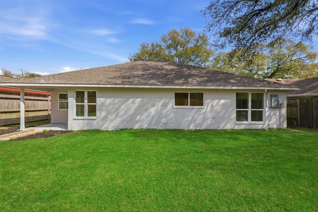 16255 Summer Wind Drive, Houston, TX 77090