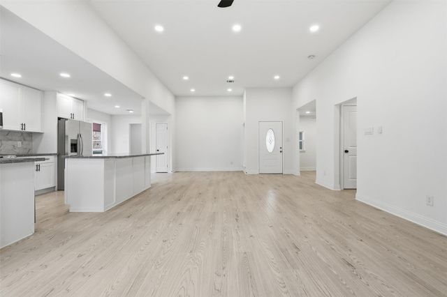 16255 Summer Wind Drive, Houston, TX 77090