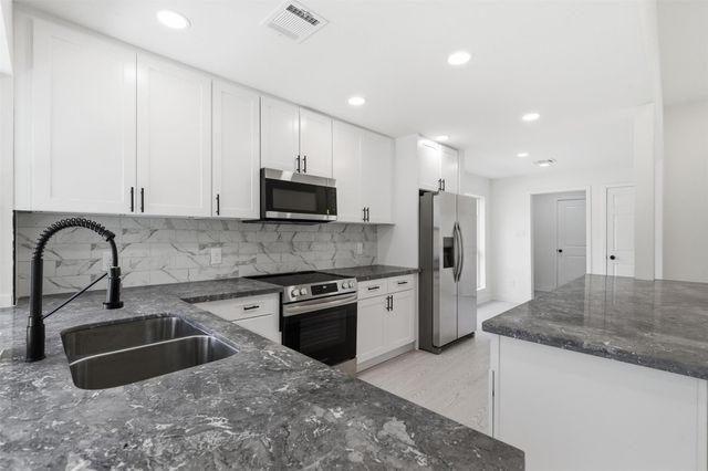 16255 Summer Wind Drive, Houston, TX 77090