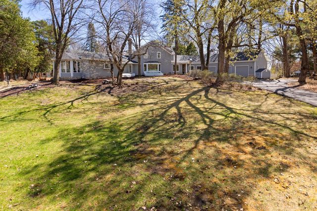 3865 Hillcrest Road, Deephaven, MN 55391