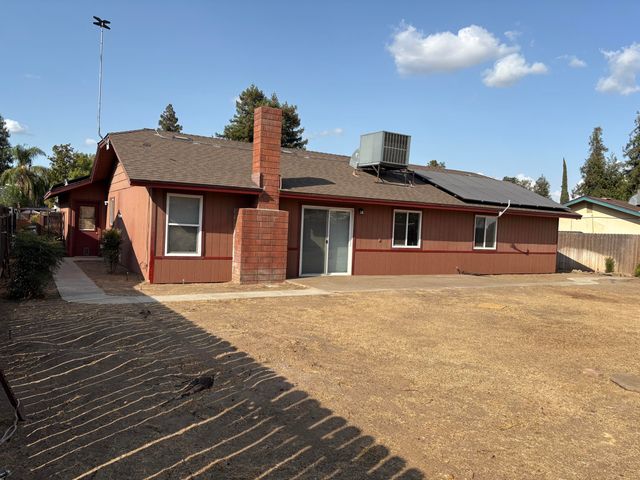 808 Vine Street, Exeter, CA 93221