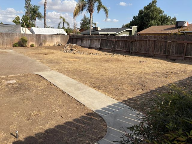 808 Vine Street, Exeter, CA 93221