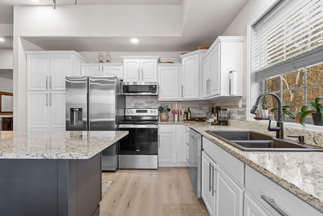 125 Eric Drive, Kirbyville, MO 65679