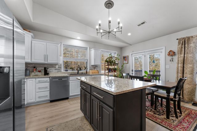 125 Eric Drive, Kirbyville, MO 65679