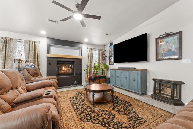 125 Eric Drive, Kirbyville, MO 65679