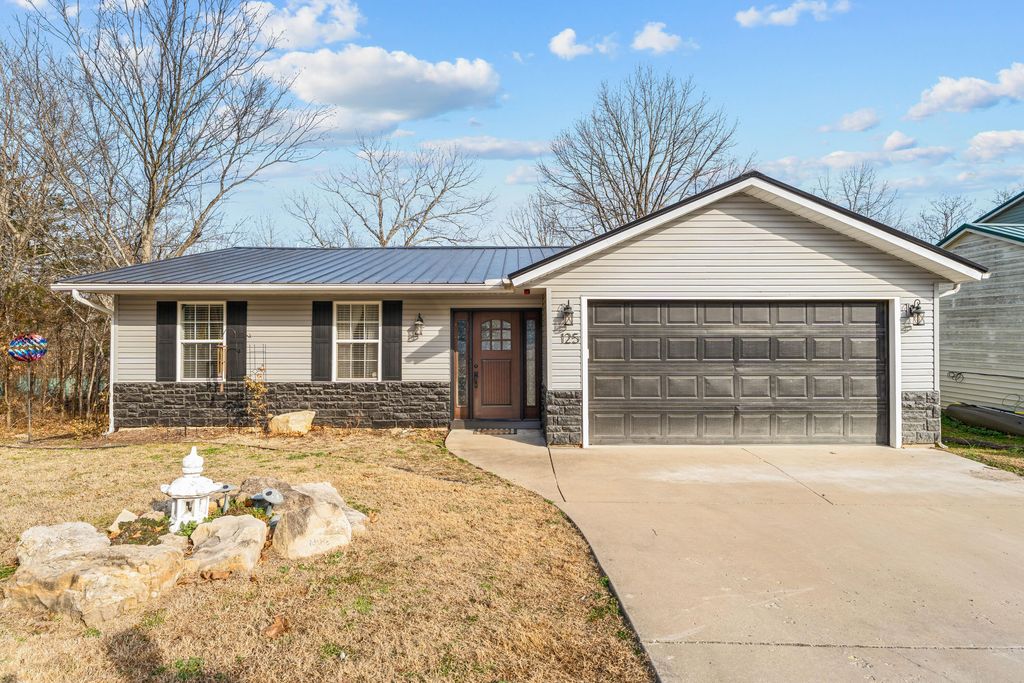 125 Eric Drive, Kirbyville, MO 65679