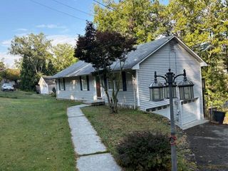 4935 MERRIMAN RD, Roanoke, VA 24018