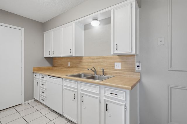 128 Meador Lane, Burleson, TX 76028