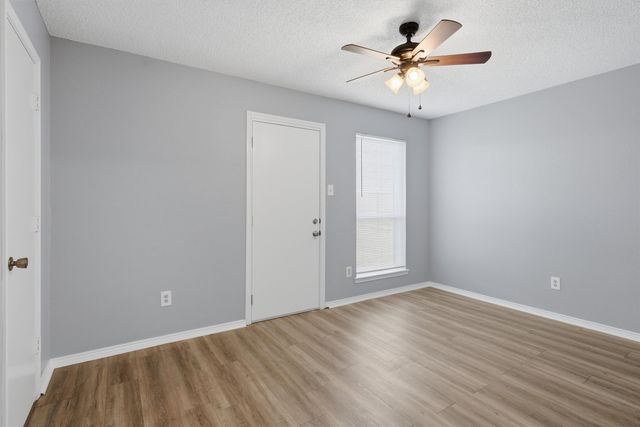 128 Meador Lane, Burleson, TX 76028