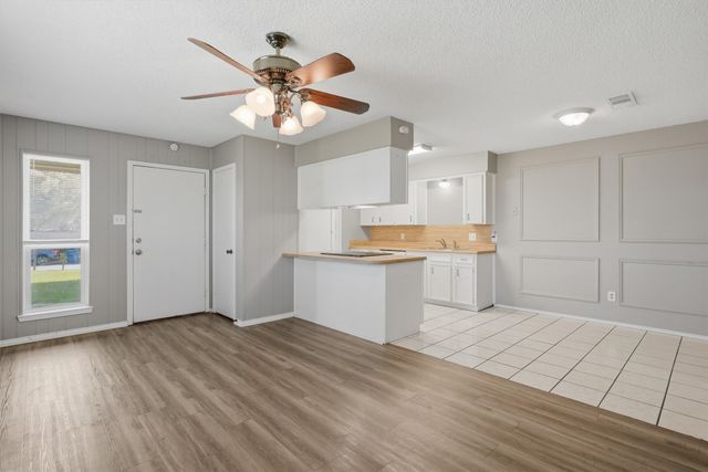 128 Meador Lane, Burleson, TX 76028