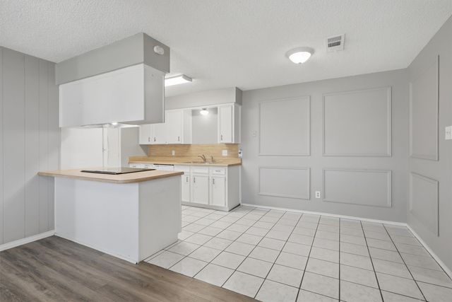 128 Meador Lane, Burleson, TX 76028